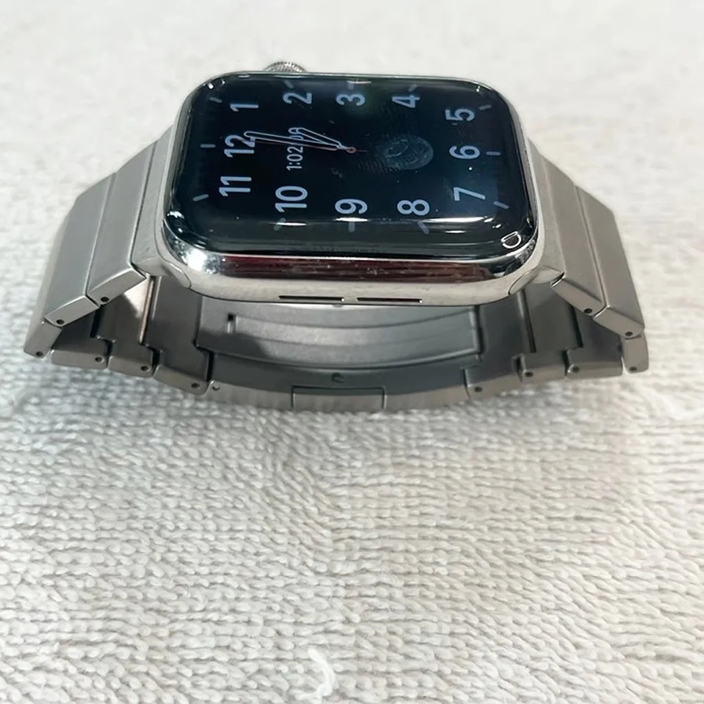 Apple retailed $799